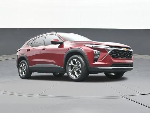 Used 2024 Chevrolet Trax LT w/ LT Convenience Package FWD image 49
