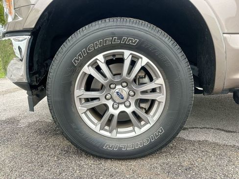 Used 2019 Ford F150 Lariat w/ FX4 Off-Road Package image 10