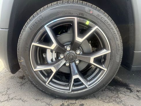New 2026 Jeep Cherokee Overland w/ Advanced Pro Tech Group AWD/4WD image 9