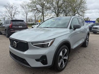 Used 2026 Volvo XC40 B5 Plus w/ Protection Package Premier