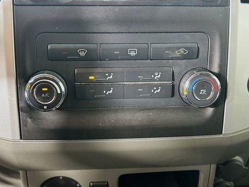 Used 2013 Nissan Frontier SV image 22