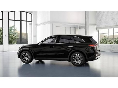 Used 2026 Mercedes-Benz GLC 300 4MATIC image 32