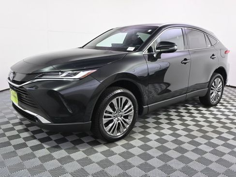 Used 2023 Toyota Venza Limited AWD/4WD image 2
