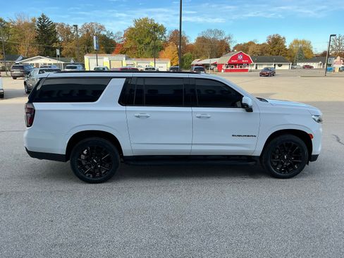 Used 2023 Chevrolet Suburban RST w/ Luxury Package image 18