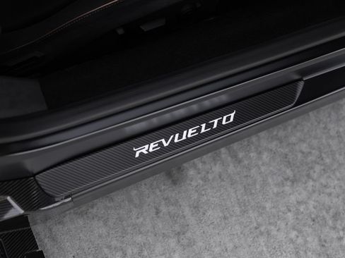 Used 2025 Lamborghini Revuelto AWD/4WD image 27