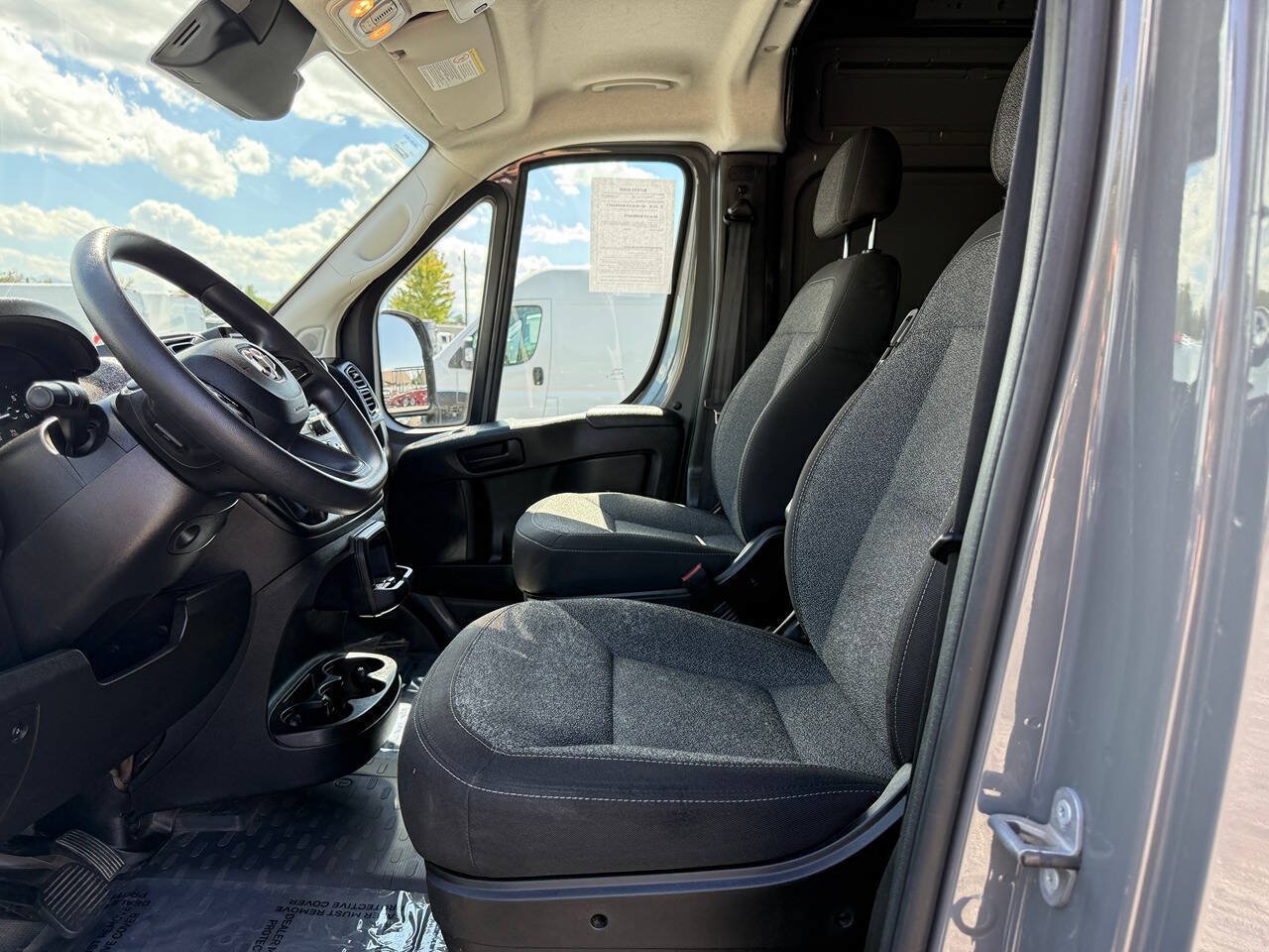 Used 2025 RAM ProMaster 2500 FWD image 14