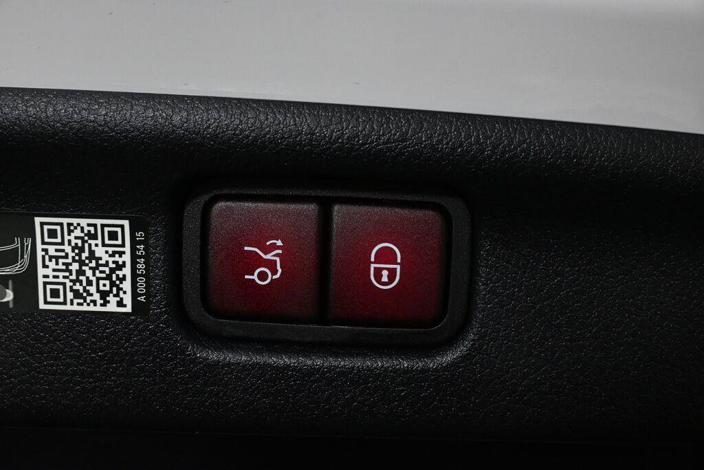 Certified 2024 Mercedes-Benz C 300 Sedan image 11