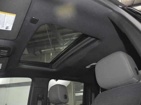 Certified 2024 Chevrolet Colorado ZR2 w/ Technology Package image 49