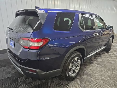 Used 2025 Honda Pilot EX-L image 10