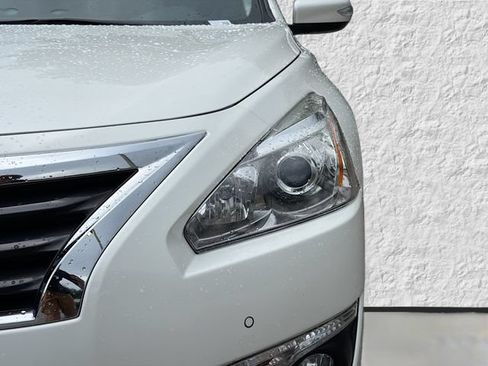 Used 2015 Nissan Altima 3.5 SL FWD image 9