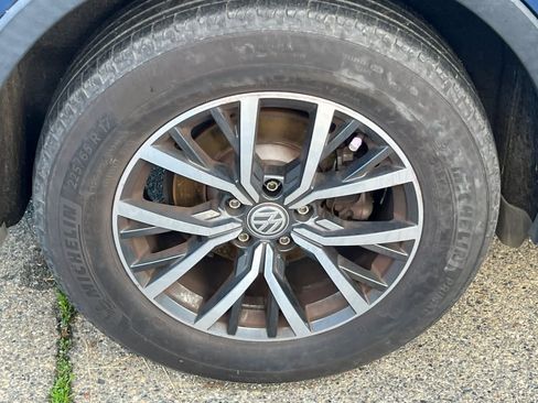 Used 2018 Volkswagen Tiguan SE image 13