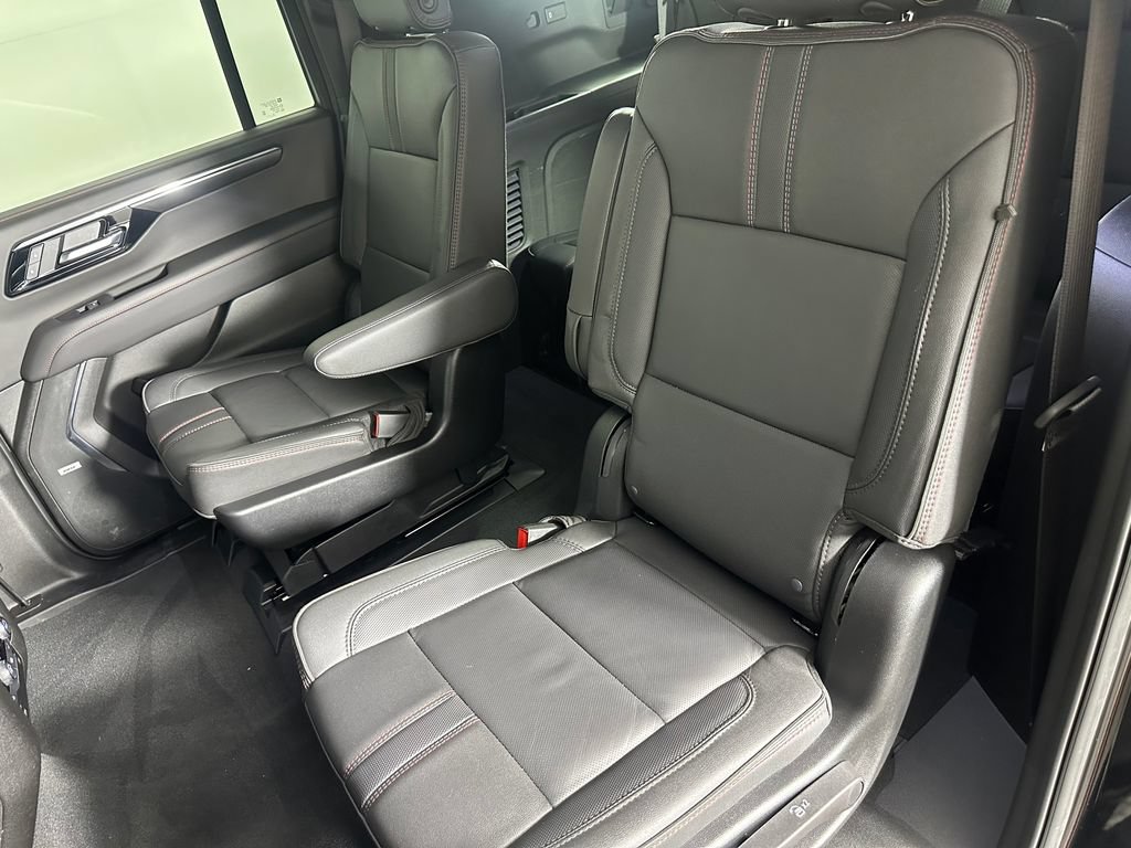 Used 2026 Chevrolet Suburban RST w/ Comfort Package AWD/4WD image 27