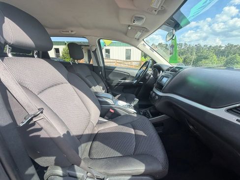 Used 2018 Dodge Journey SE w/ Connectivity Group image 3