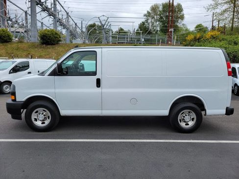Used 2019 Chevrolet Express 2500 w/ Driver Convenience Package image 4
