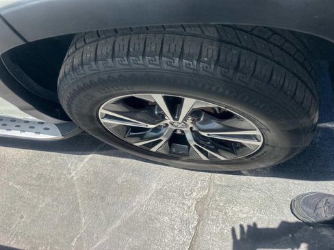 Used 2018 Toyota Highlander LE V6 FWD (Natl) image 6