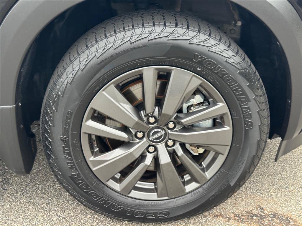 Certified 2024 Nissan Pathfinder SV w/ Lighting Package (N92) FWD image 9