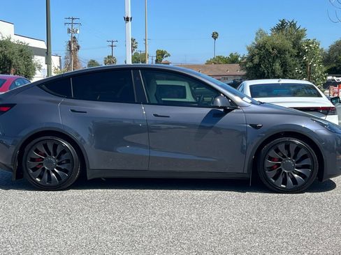Used 2023 Tesla Model Y Performance AWD/4WD image 6