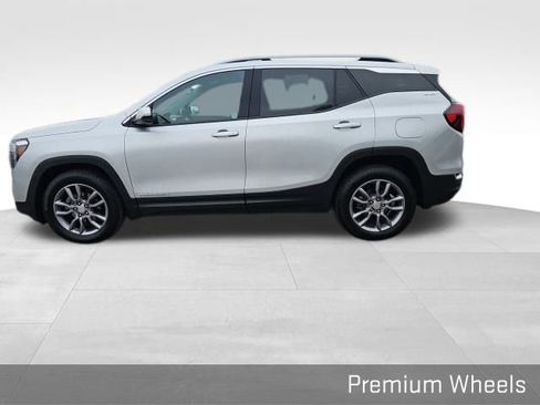 Used 2022 GMC Terrain SLT image 14