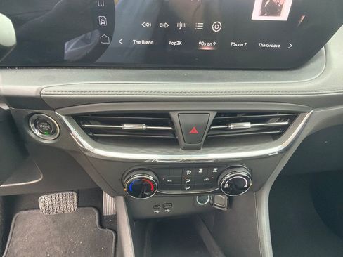 Used 2025 Buick Encore GX Preferred FWD image 30