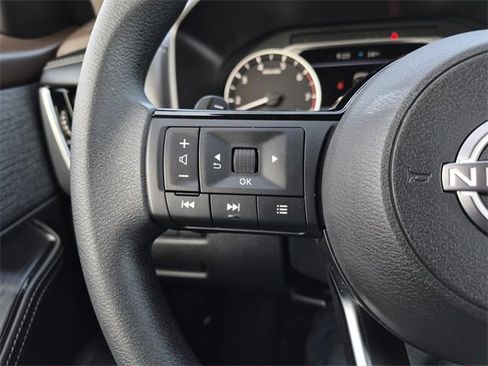 Certified 2023 Nissan Rogue SV image 26