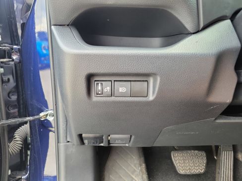 Used 2024 Toyota RAV4 XLE FWD image 19