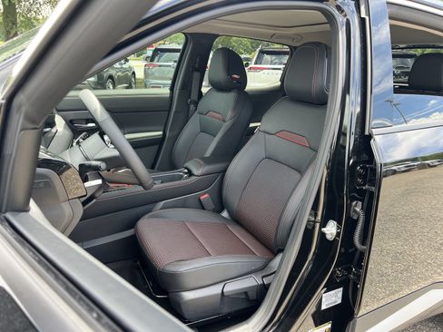 New 2026 Nissan Kicks SR w/ SR Premium Package FWD image 17