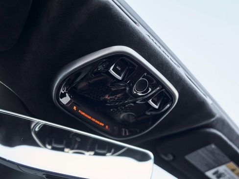 Used 2025 McLaren Artura Spider RWD image 71