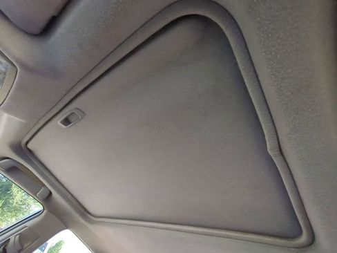 Used 2010 Toyota Camry SE FWD image 12