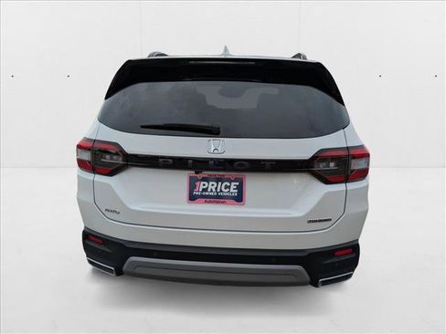 Used 2025 Honda Pilot Touring image 6
