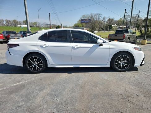 Used 2022 Toyota Camry SE image 20