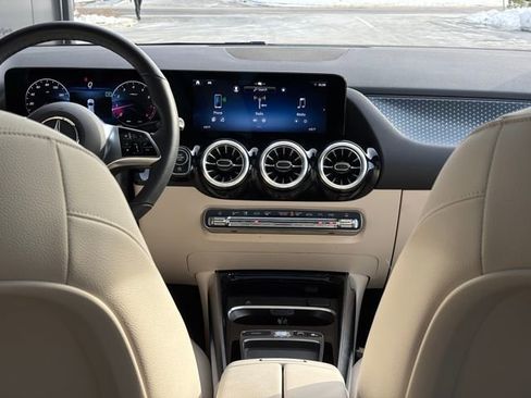 Used 2025 Mercedes-Benz GLA 250 4MATIC image 80