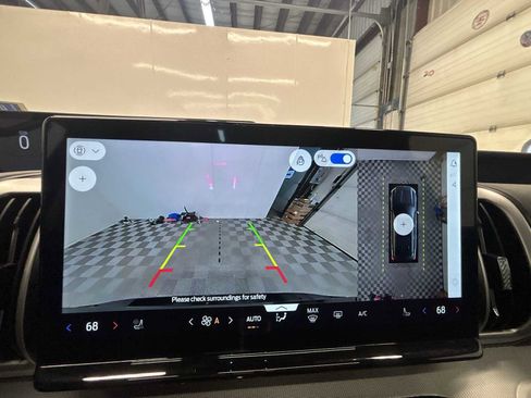 Used 2025 Ford Expedition Active image 24