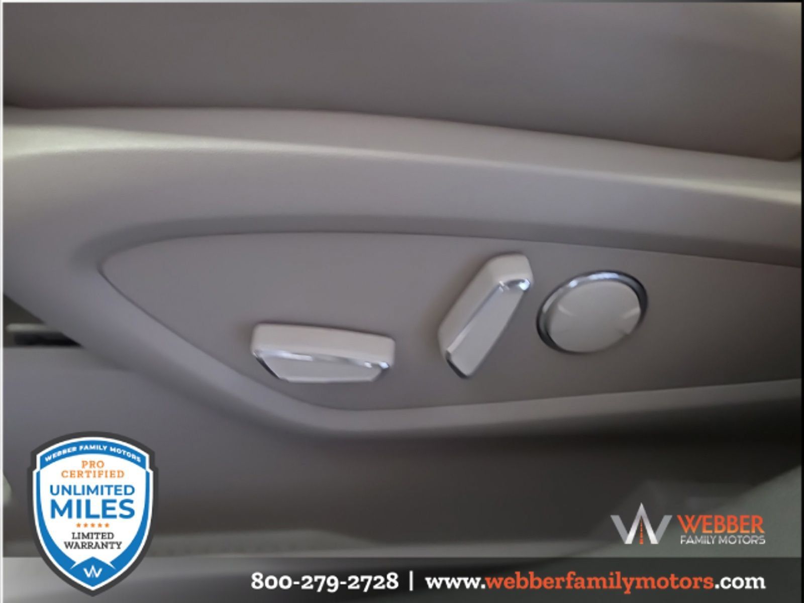 Used 2023 Lincoln Nautilus Reserve w/ Luxury Package AWD/4WD image 12