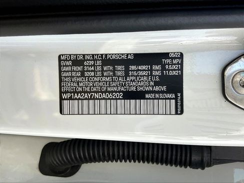Used 2022 Porsche Cayenne AWD/4WD image 19