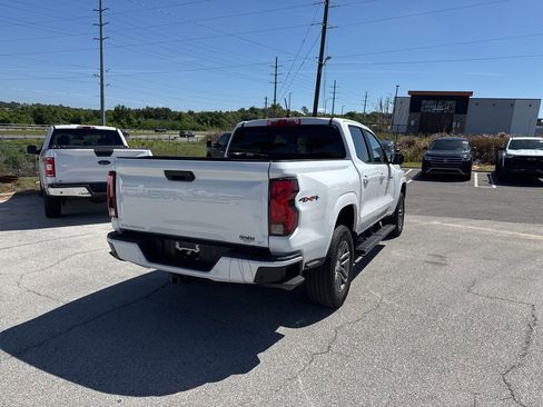 Used 2023 Chevrolet Colorado LT w/ LT Convenience Package II image 2