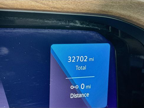 Used 2025 Volkswagen Atlas SE FWD image 19