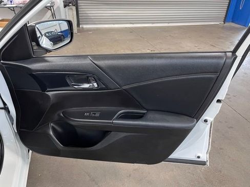 Used 2014 Honda Accord Sport image 12