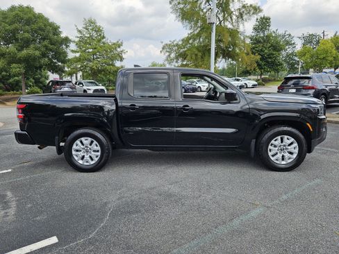 Used 2022 Nissan Frontier SV RWD image 5