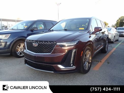 Used 2023 Cadillac XT6 Premium Luxury FWD image 3