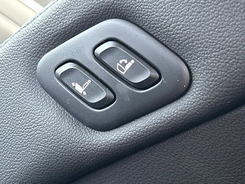 Used 2025 Genesis GV80 2.5T Standard AWD/4WD image 28