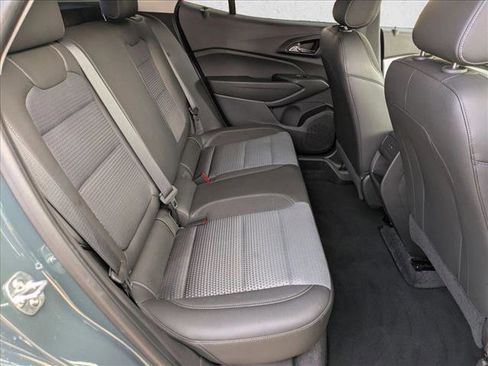 Used 2025 Chevrolet Trax LT FWD image 18