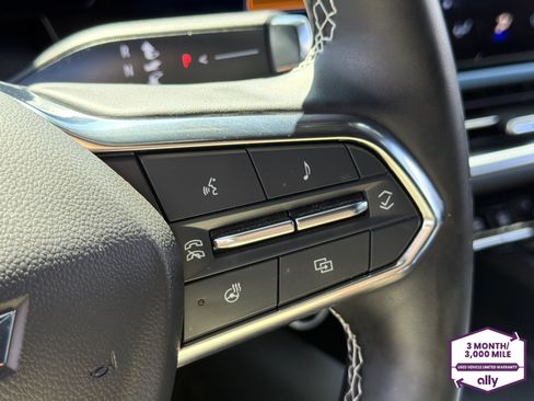 Certified 2024 Chevrolet Equinox EV LT FWD image 17