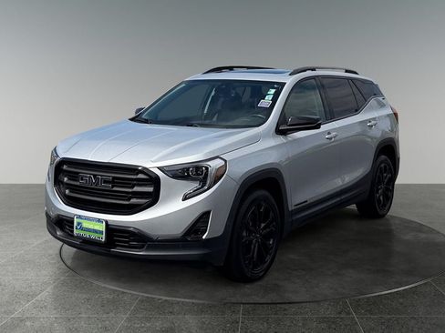 Used 2021 GMC Terrain SLT w/ Infotainment Package II AWD/4WD image 3