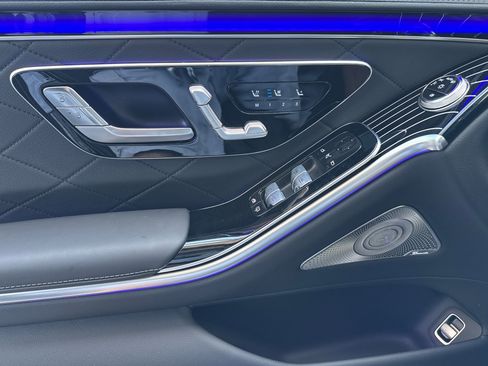 New 2025 Mercedes-Benz S 580e 4MATIC Sedan image 9