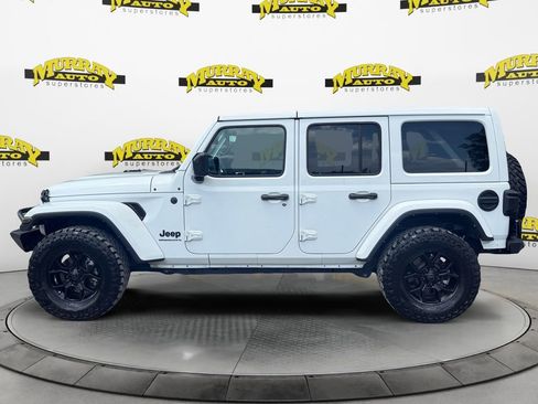 Used 2023 Jeep Wrangler Unlimited Sahara AWD/4WD image 2
