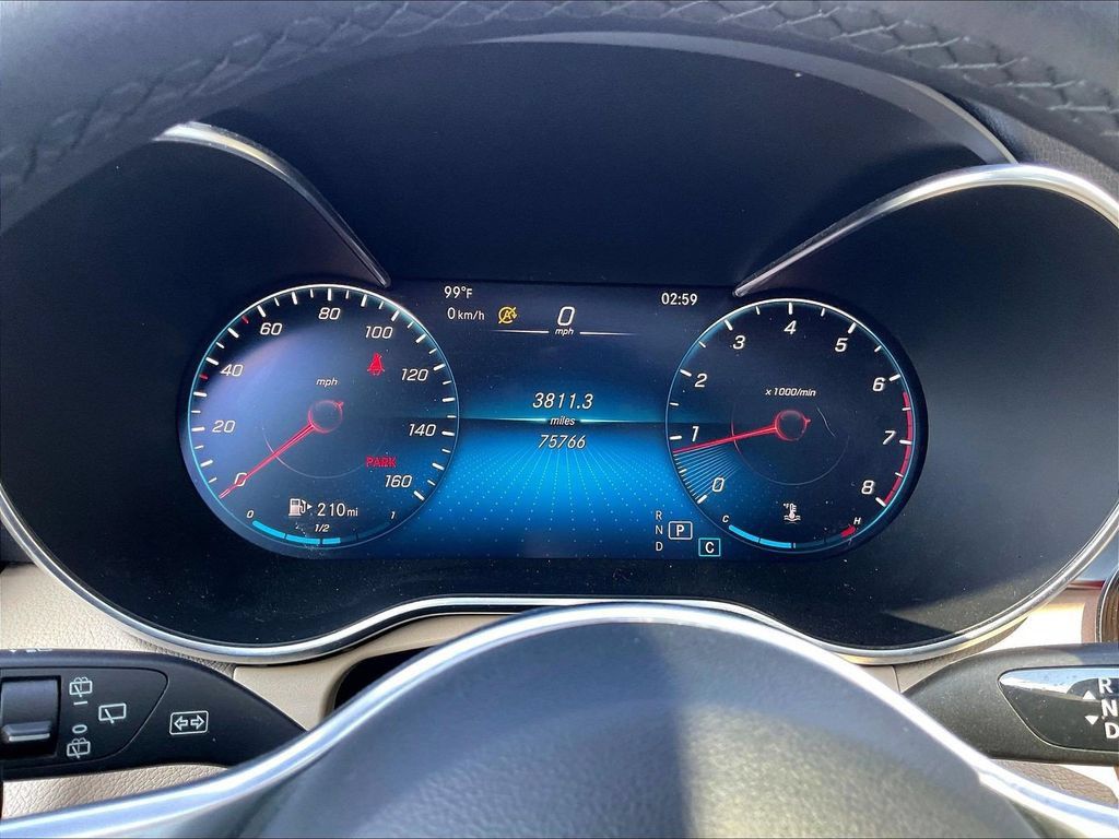 Used 2020 Mercedes-Benz GLC 300 image 15