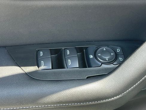 Used 2025 Chevrolet Blazer LT image 5