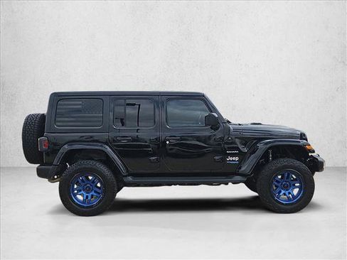 Used 2021 Jeep Wrangler Unlimited Sahara image 4