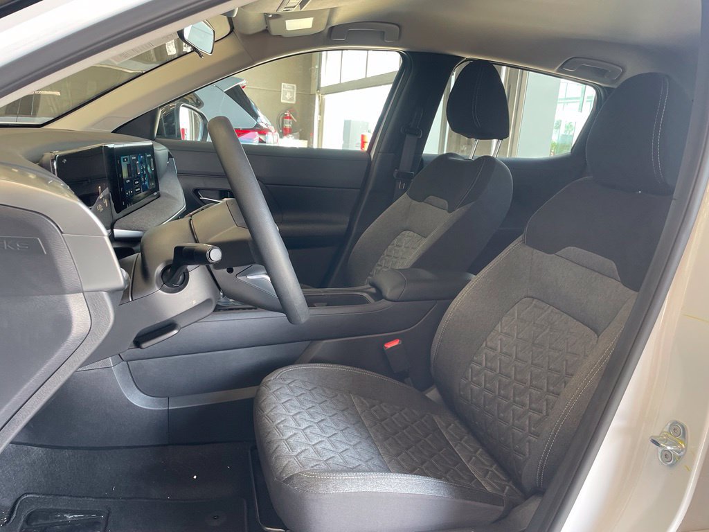 Certified 2026 Nissan Kicks SV FWD image 10