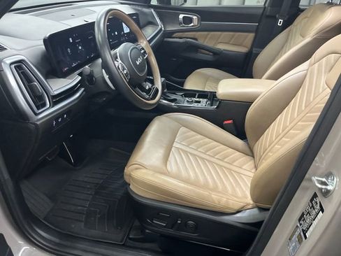 Certified 2024 Kia Sorento SX Prestige w/ Olive Brown Leather Package AWD/4WD image 10